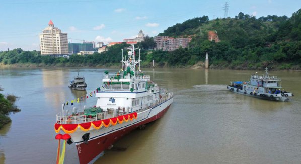 国内首艘500KV海底电缆运维船