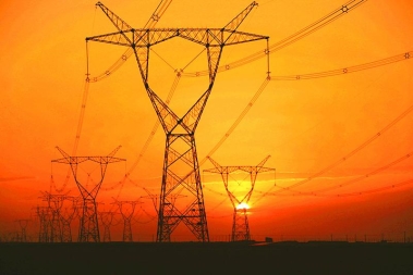 超高压电缆为什么都在天空悬挂