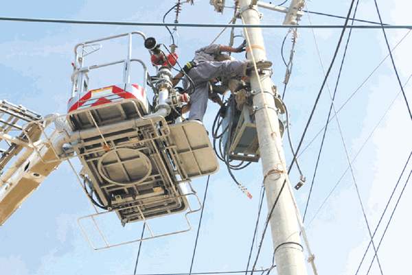 人中电身亡,那究竟是电压电死...